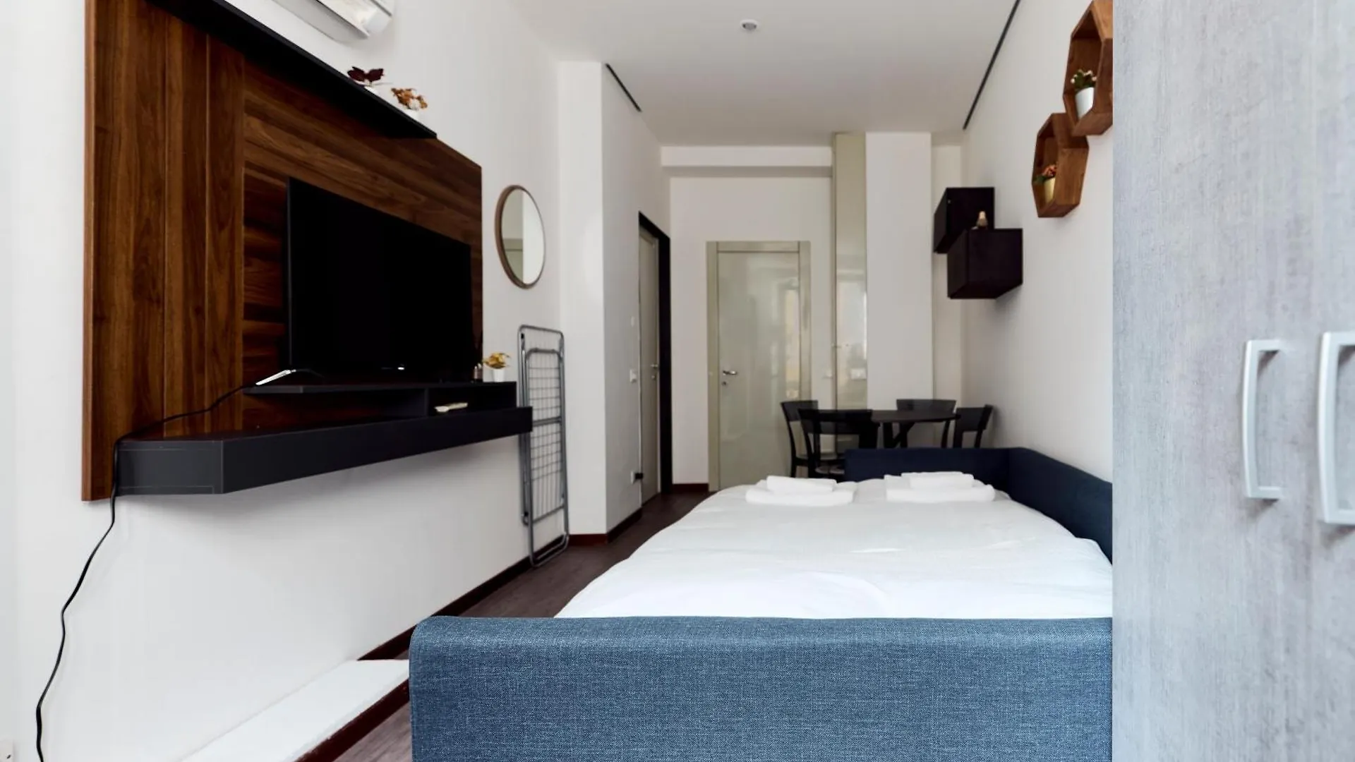 מילאנו Corso Venezia View With Private Balcony - Corso Venezia Suite דירה