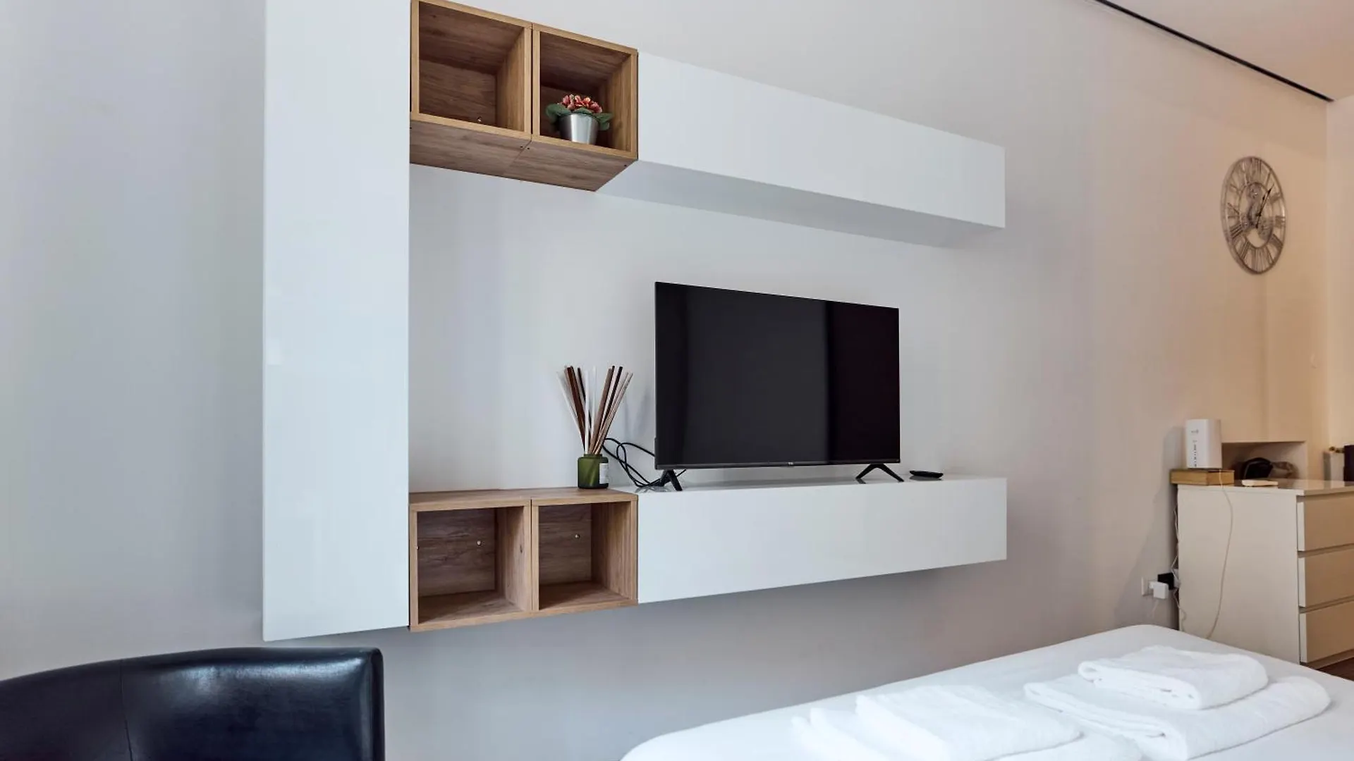 מילאנו Corso Venezia View With Private Balcony - Corso Venezia Suite דירה