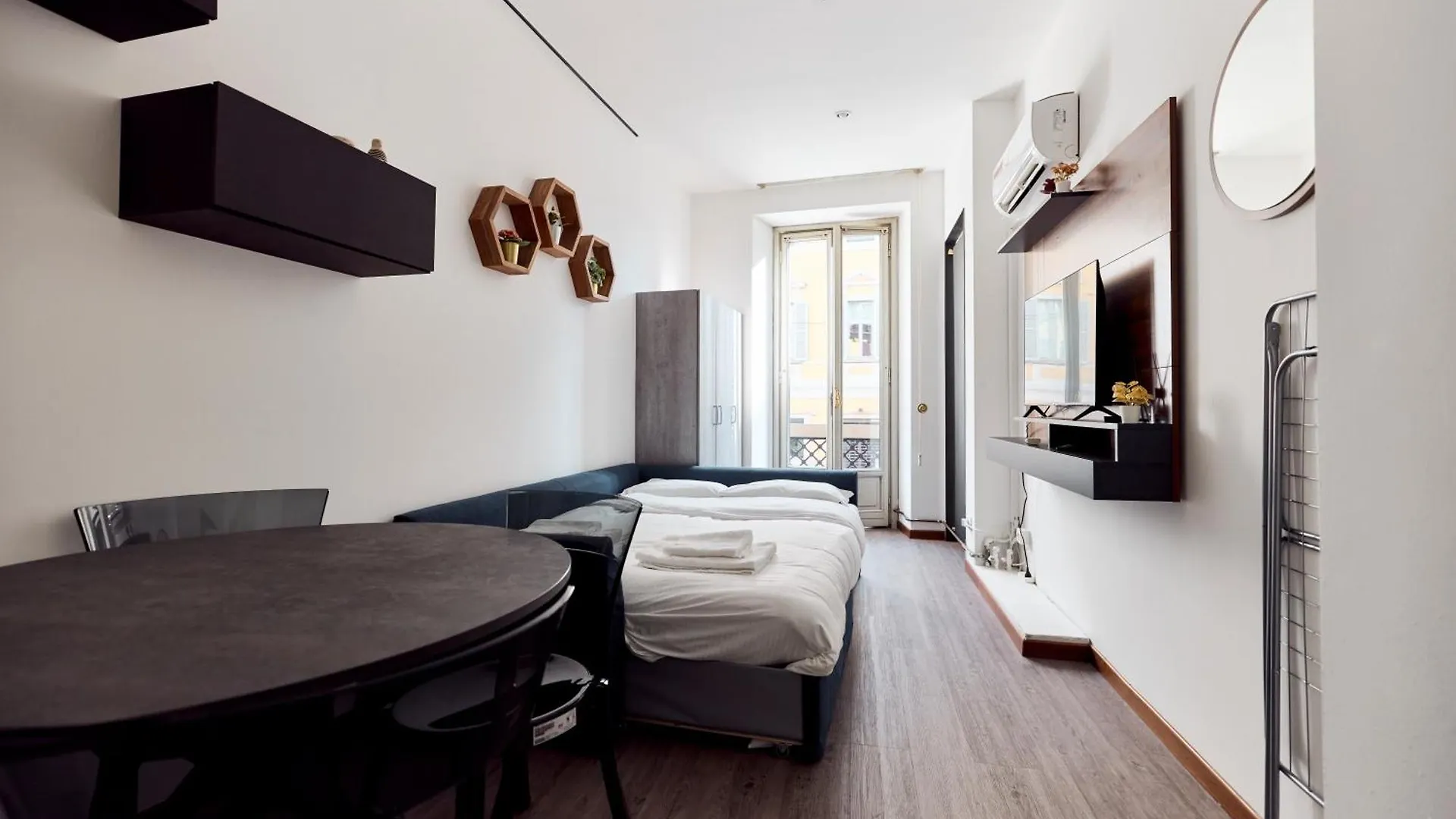 מילאנו Corso Venezia View With Private Balcony - Corso Venezia Suite 0*,
